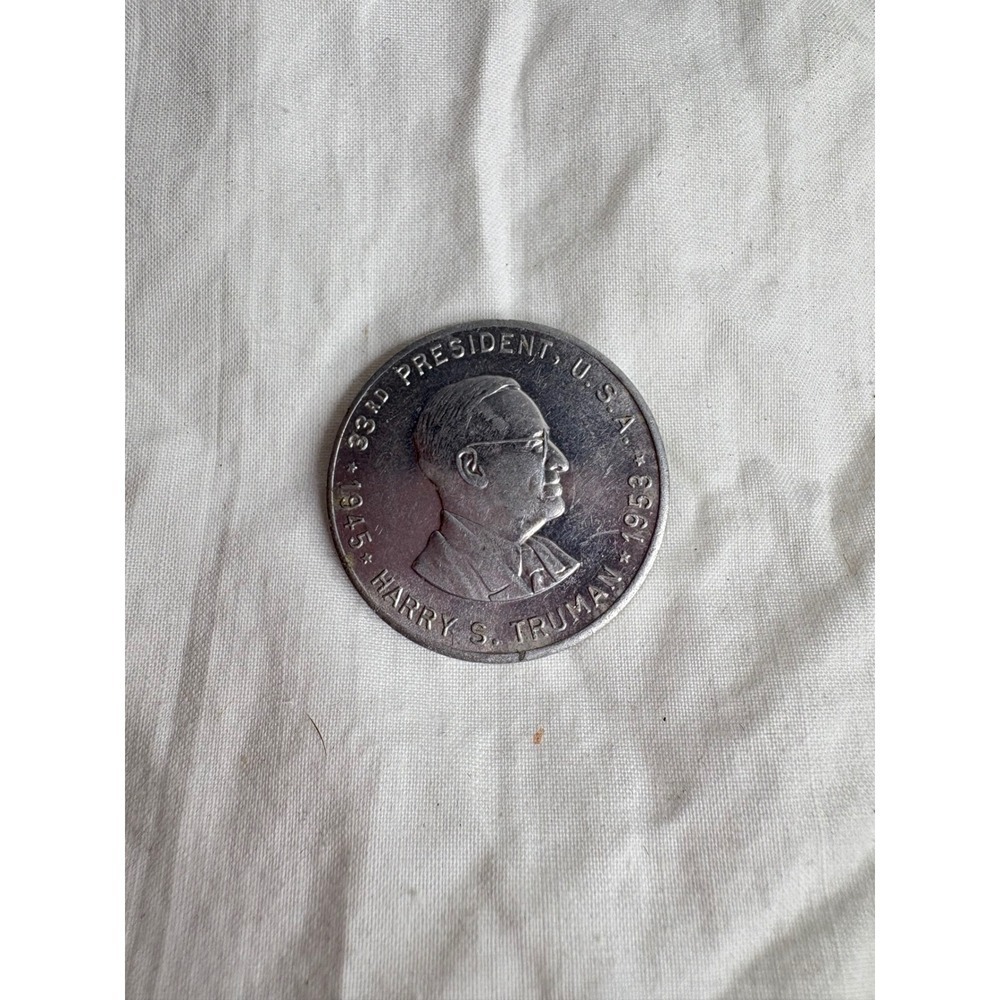 Harry S Truman 33rd President USA Commemorative Coin 1945 1953
